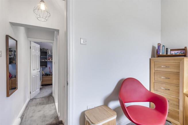 FIRST FLOOR LANDING