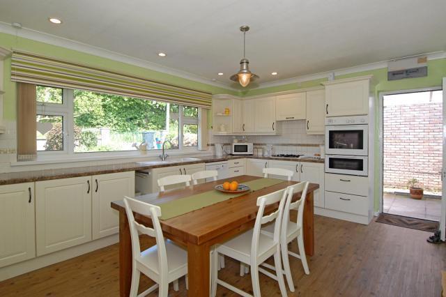 Kitchen/Breakfast Ro