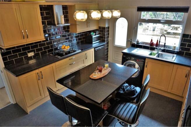 Kitchen / Breakfast