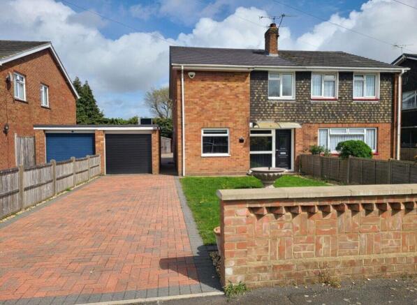 3-bed semi-detached on Testbourne Avenue, Totton, SO40 8BG, £375,000