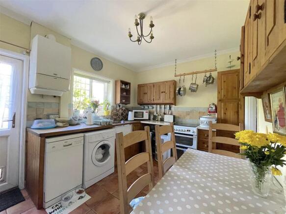 Kitchen (3).jpeg