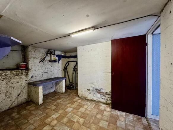 3 bed Terraced for sale Image 8