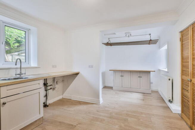 3 bed Semi-Detached for sale Image 12