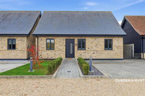 Dennises Lane, South Ockendon, RM15