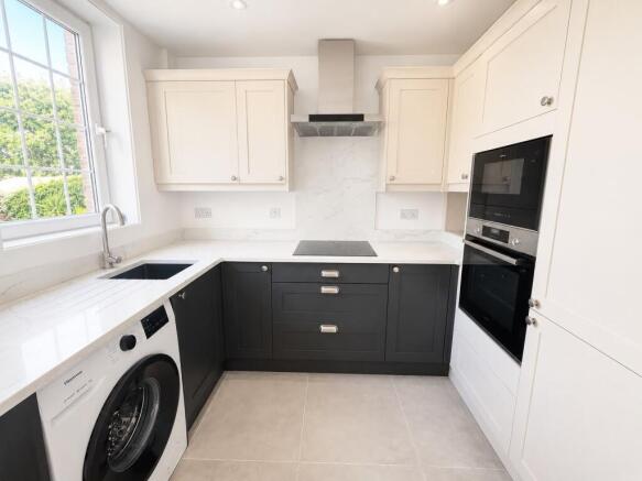 3 bed Semi-Detached for sale Image 4