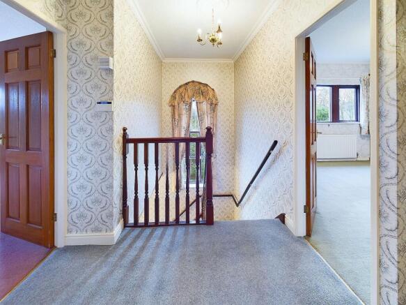 4 bed Detached to rent Image 12