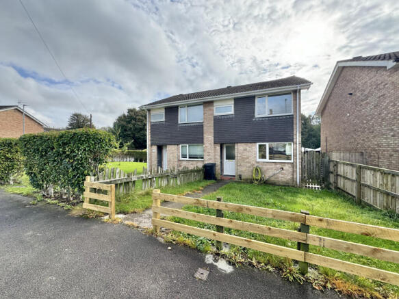 3 Bedroom Semi Detached for Rent