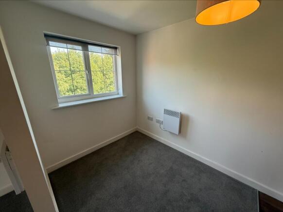 2 bed Apartment to rent Image 5
