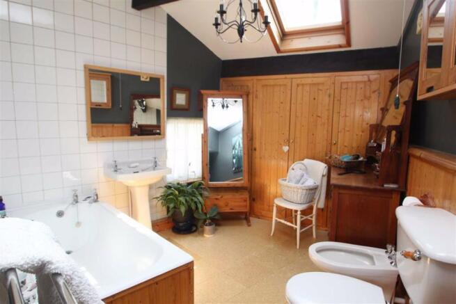 En-suite Bathroom