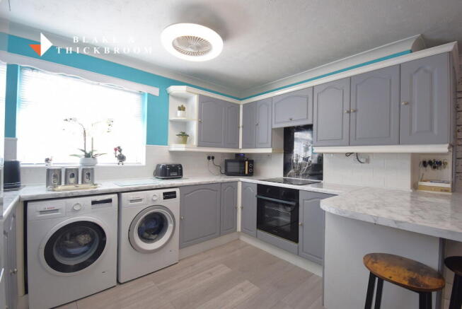 Becontree Close, Clacton-on-sea, Essex, CO15 4UR photo 4