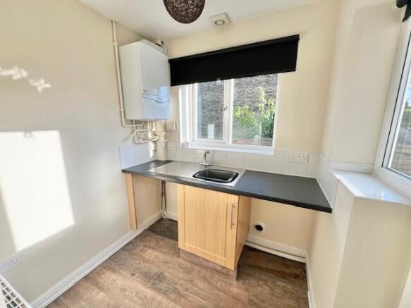 4 bed Detached to rent Image 5