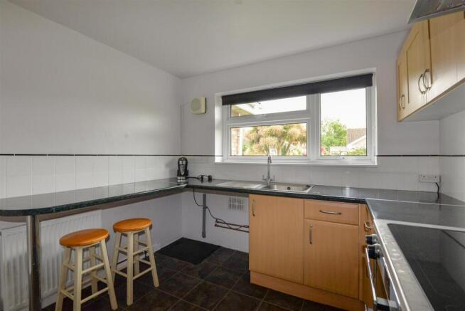 Kitchen 2.jpg