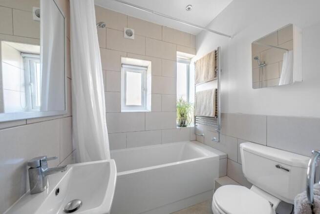 2 bed House for sale Image 12