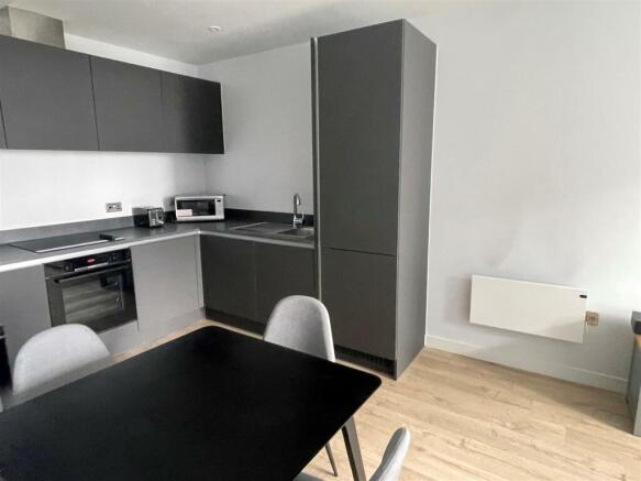 Kitchen 2.jpg