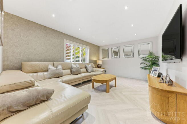 3 bed Detached Bungalow for sale Image 6