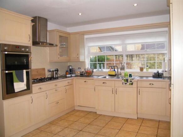 Kitchen/Breakfast Ro