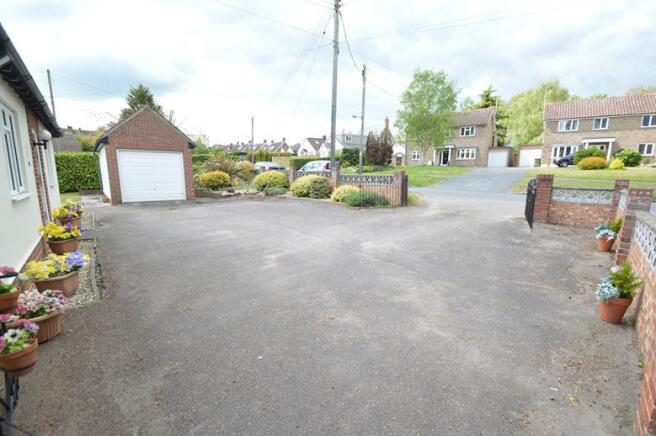 Driveway/garage