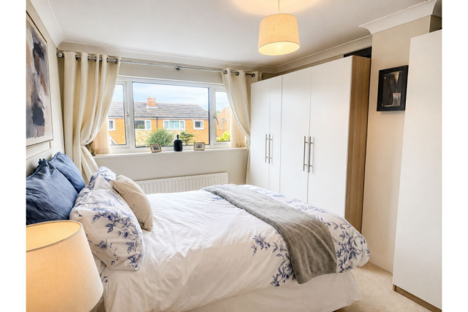 3 bed Semi-Detached for sale Image 10