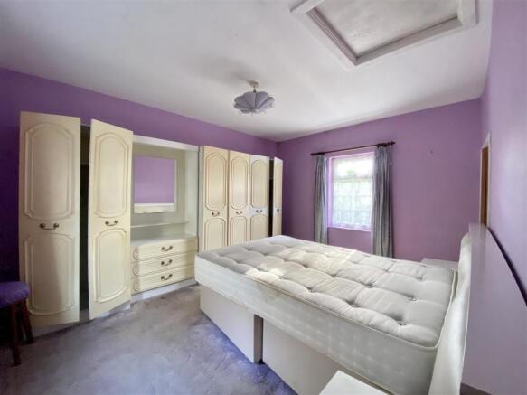 BEDROOM 1: