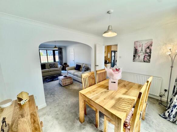 Dining Area & Arch