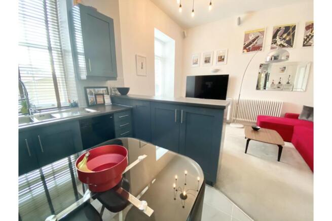 Lounge / Kitchen