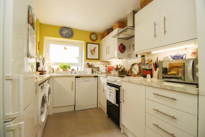 3 bed Apartment for sale Image 5