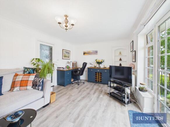 3 bed Flat for sale Image 9