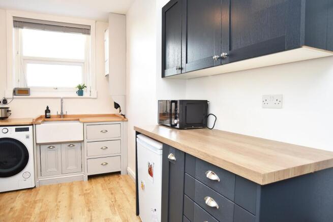 2 bed Flat for sale Image 8