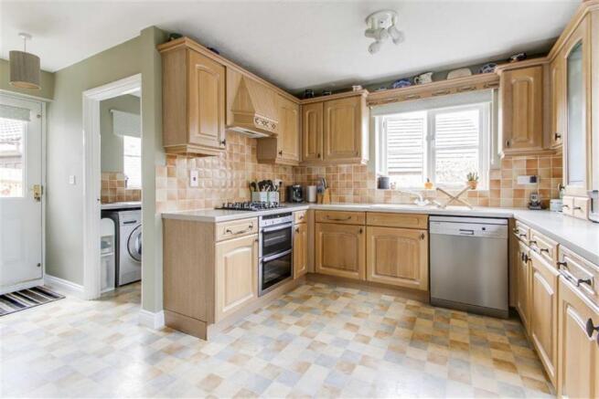 KITCHEN/BREAKFAST ROOM