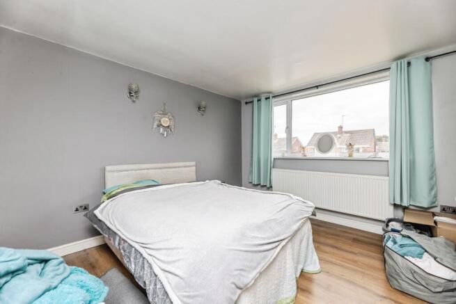 4 bed Semi-Detached for sale Image 5