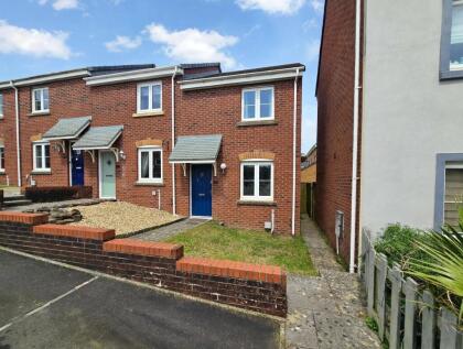 Longacres, Bridgend, CF31