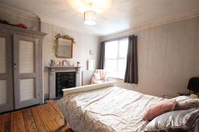 BEDROOM 2 (REAR)