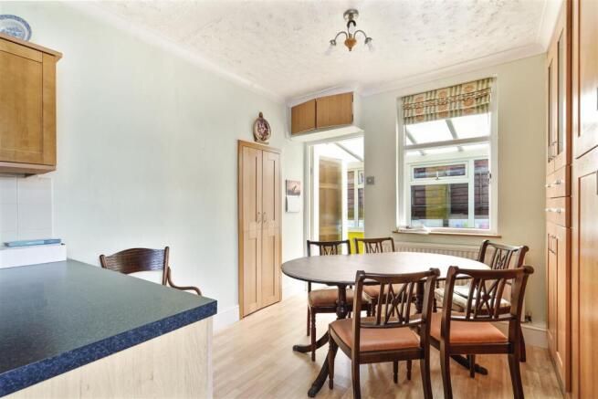 Kitchen 3.jpg