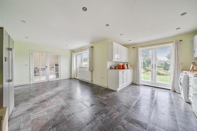 Kitchen / Breakfast Room