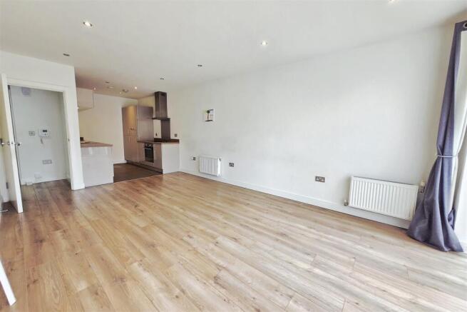 LIVING / DINING ROOM (pic 2)