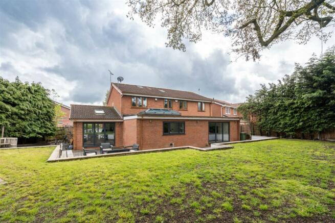 16 Finwood Close-3_lo.jpg