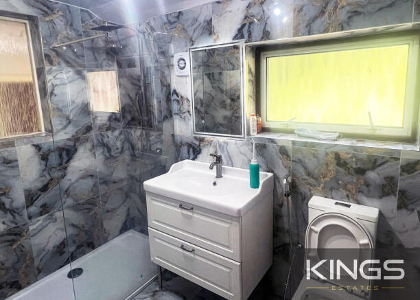 13 The Parway (6)...