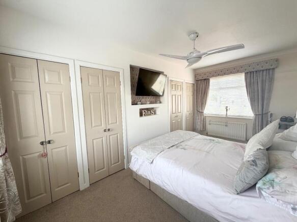 2 bed Semi-Detached for sale Image 9