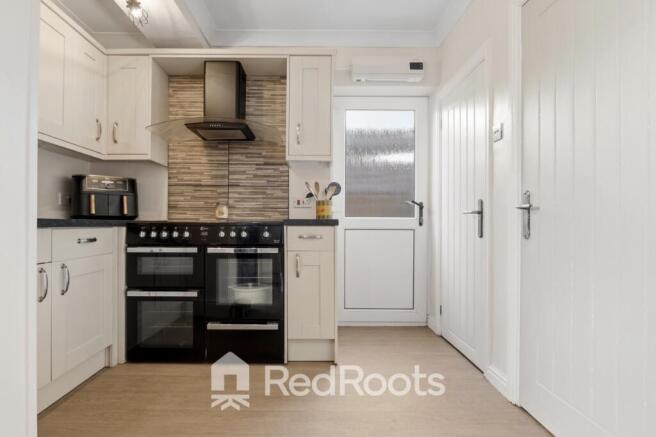 2 bed Semi-Detached for sale Image 10