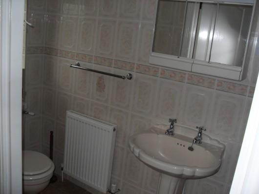 Ensuite - bed 1