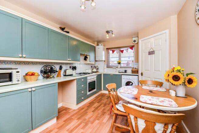 Kitchen / Dining Roo