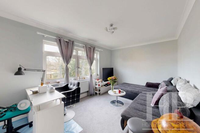 LOUNGE / DINING ROOM