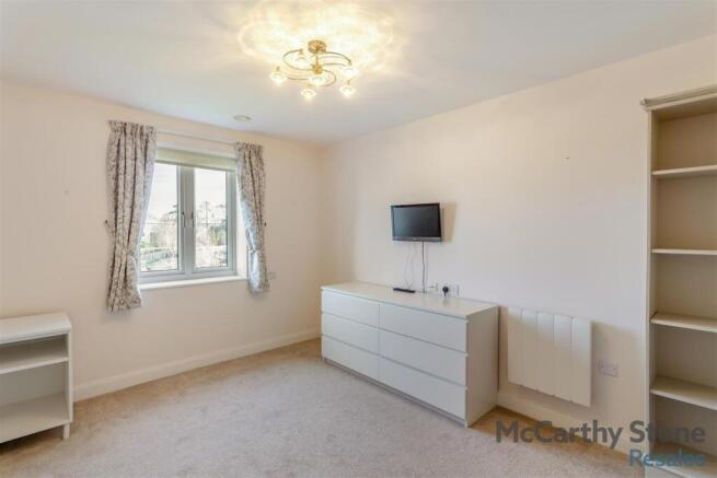 2 bed Apartment for sale Image 11