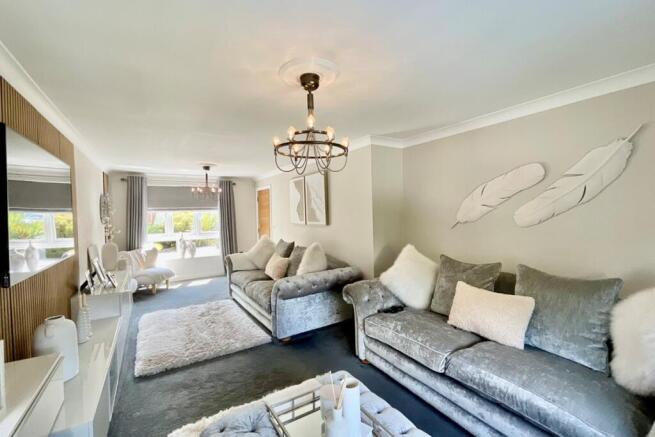 4 bed Detached for sale Image 6