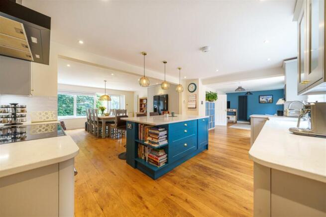 Kitchen / Dining Room
