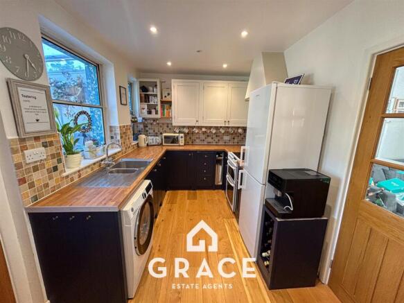 Kipling Road-10 - Kitchen-2.jpg