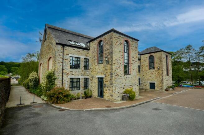 To Book A Viewing Call TPS Lostwithiel on 01208 87