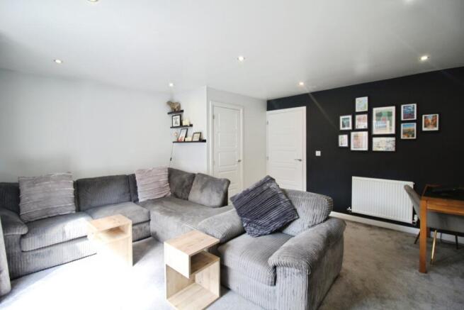 3 bed Semi-Detached for sale Image 5