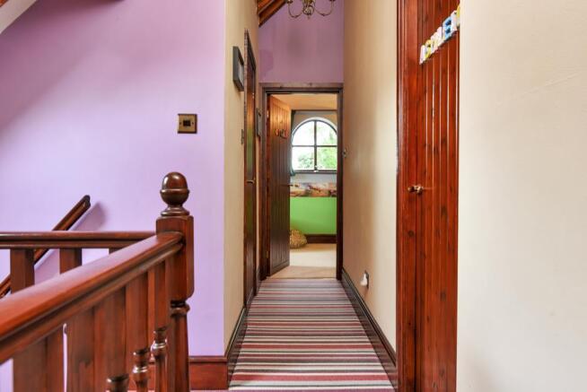 FIRST FLOOR LANDING