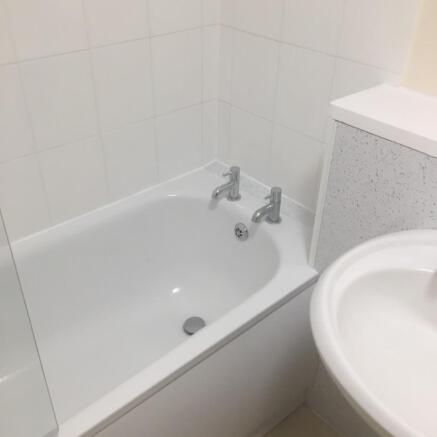 Bathroom (Main)